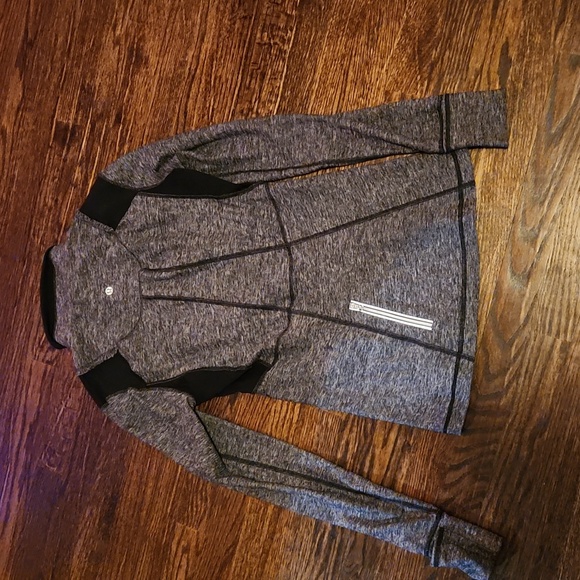 Lululemon Run: Your Heart Out Pullover size 6 - Picture 3 of 5